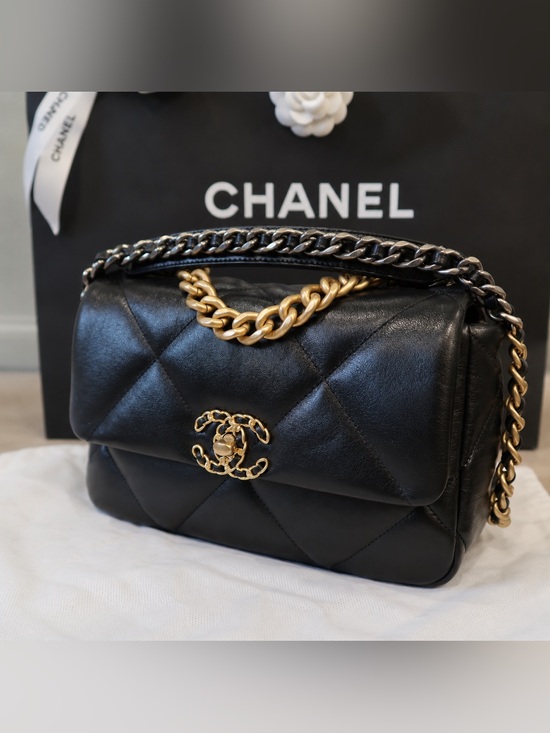CHANEL Handbags - CHANEL 19 Medium Flap Bag Black Quilted Lambskin Mixed Hardware Excellent Condit